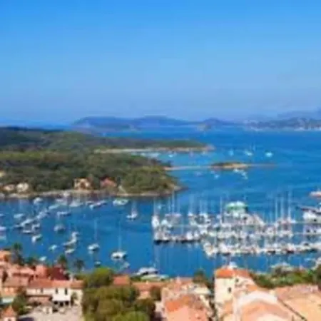 Climatise Proche Port Et Plages